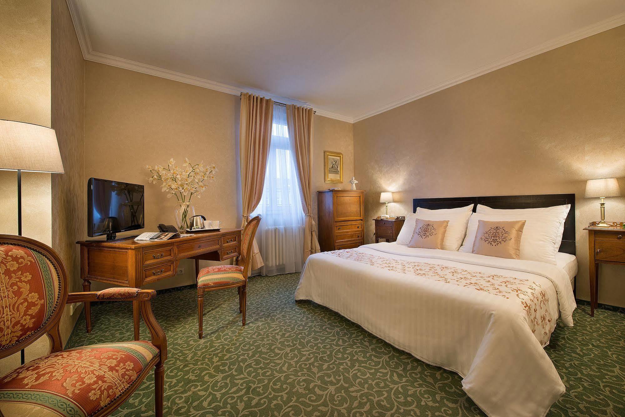 Angelis Otel 4*