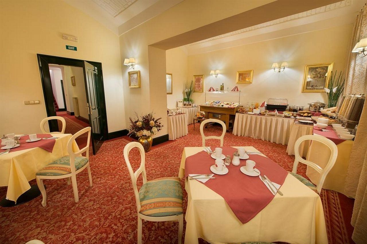 Otel Angelis Prag
